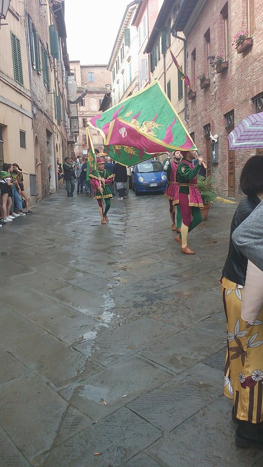 Siena, Contrada  della Chiocciola: Visita della Contrada del Drago, per il Giro di Onoranze alle Consorelle” e “Sonetto Ufficiale”