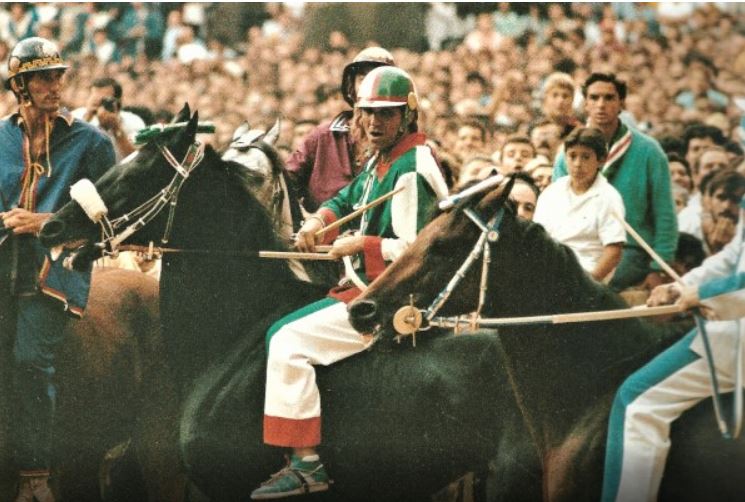 Palio di Siena: Pugno di diamante – Andrea dagli occhi&nbsp;neri