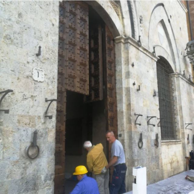 Siena: I portoni di Palazzo Pubblico e Porta Camollia tornano a&nbsp;casa