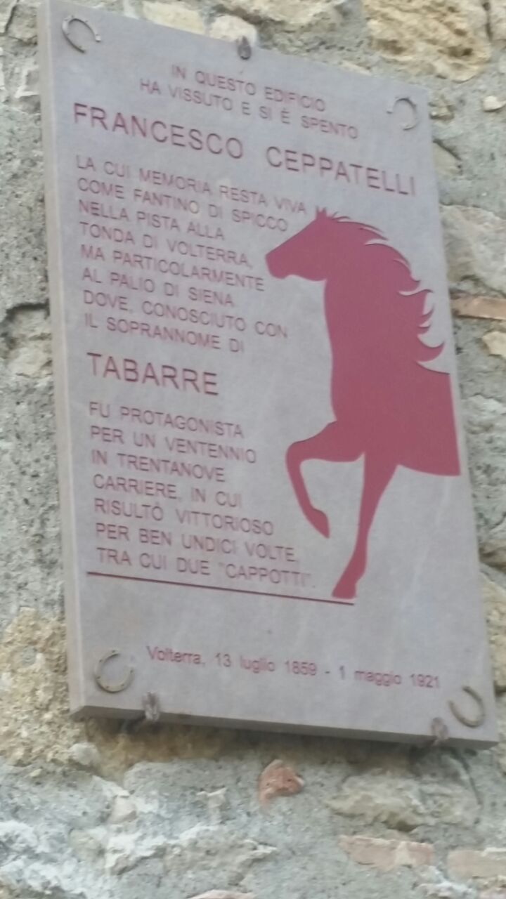 Palio di Siena: Tabarre e il suo rifiuto a farsi&nbsp;fotografare