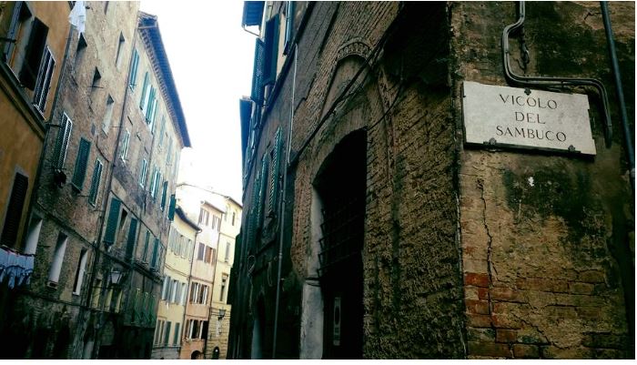 Angoli pittoreschi di Siena: Vicolo del&nbsp;Sambuco