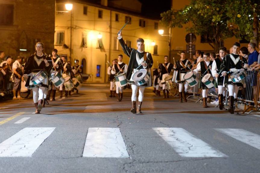 Palio di Bientina: La Sfilata di ieri 07/07.&nbsp;Video
