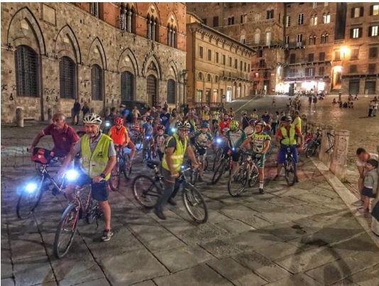 Siena: Torna l’appuntamento con Bimbimbici in&nbsp;notturna