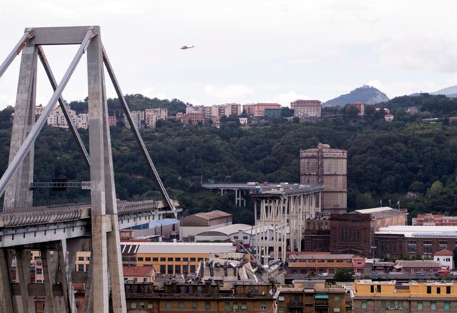 Tragedia Crollo Ponte Morandi a Genova, la testimone: “Ho visto tiranti e stralli accartocciarsi”
