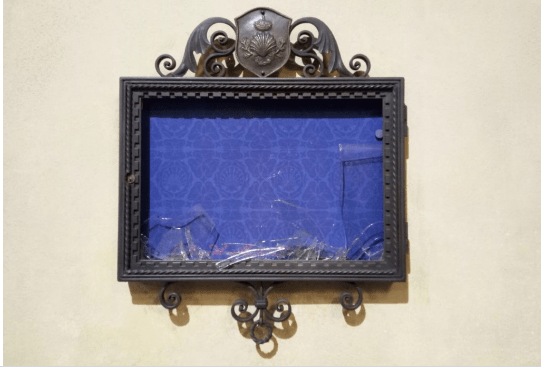 Siena: Vandali distruggono la bacheca di contrada del&nbsp;Nicchio