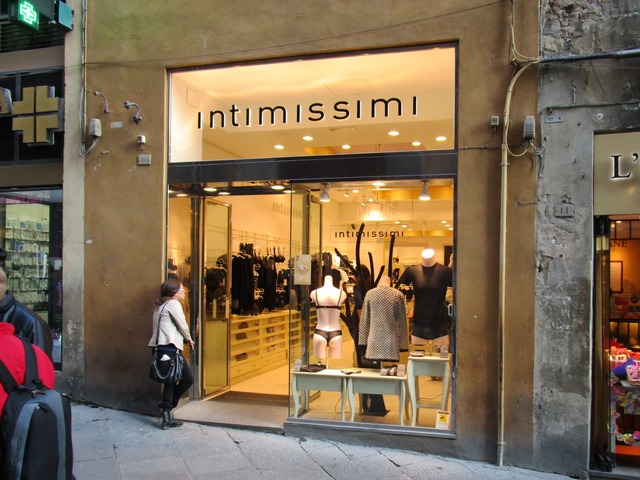 Siena, Chiusura domenicale dei negozi: Le reazioni di cittadini e commercianti&nbsp;senesi