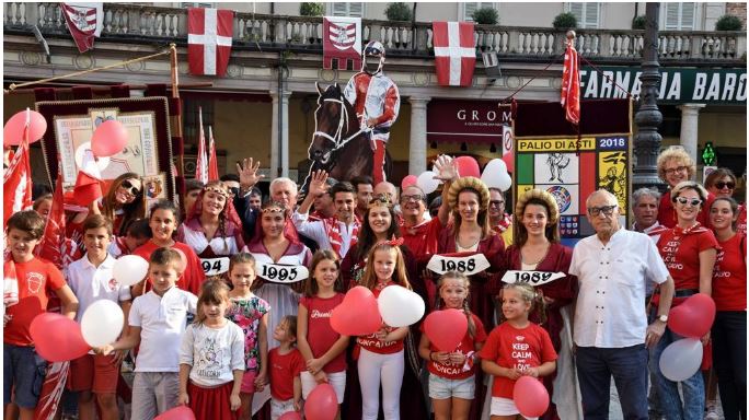 Palio di Asti: La gioia di Moncalvo sfila per le vie di&nbsp;Asti