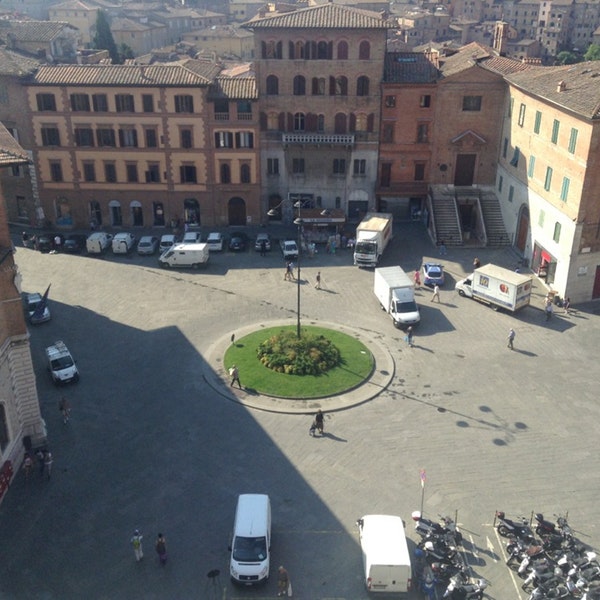 Siena, Claudio Rossi rilancia l’idea: “Abbellire Piazza Matteotti e migliorare il palazzo della Camera di&nbsp;Commercio”