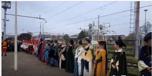 Palio di Asti:  Video dove Il Palio di Asti saluta il treno a Vapore della linea Asti –&nbsp;Canelli