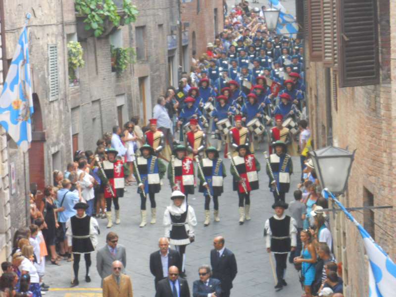 Palio di Siena: Time Lapse passeggiata storica