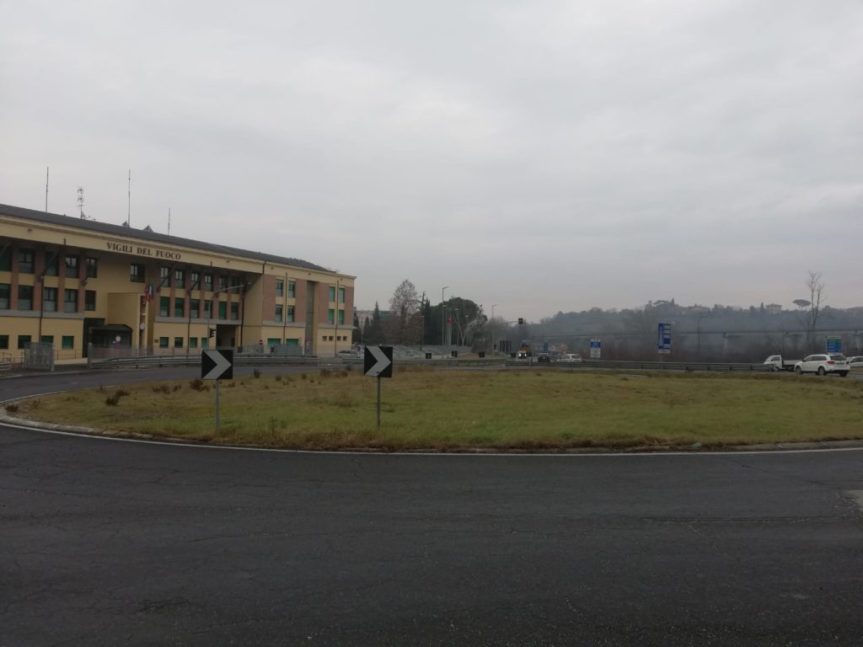 Siena: Tamponamento alla rotonda dei vigili del fuoco, tre mezzi&nbsp;coinvolti