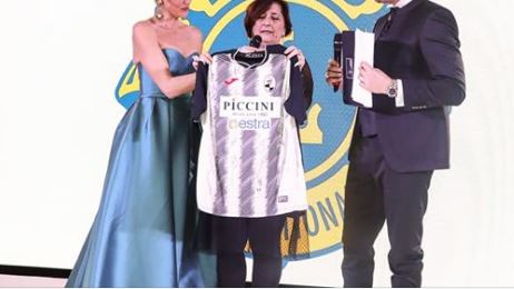 Siena, Robur Siena: La presidente Anna Durio alla serata “FashLion, quando la solidarietà è di&nbsp;moda”