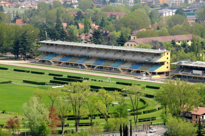 Ippica, Merano: Inizia il Summer Meeting, porte aperte per l’accesso al pubblico. Scarica il programma in&nbsp;PDF