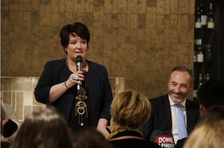 Legnano: Inaugurata in Famiglia Legnanese la mostra denuncia “Donne a&nbsp;perdere”