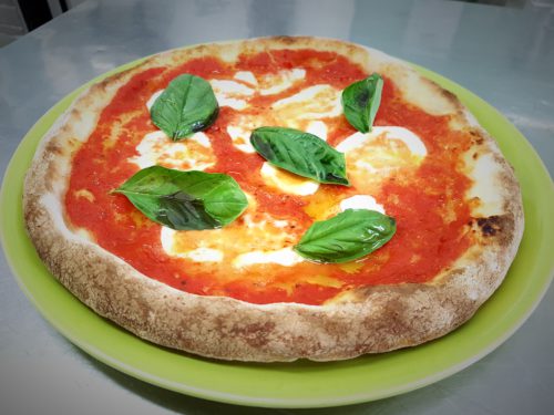 Siena, Contrada della Selva:  Successo per la “Pizza Sospesa”, offerta la cena a 350&nbsp;senesi