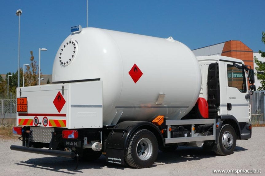 Provincia di Siena: Cisterna carica di gasolio si ribalta a Casole&nbsp;d’Elsa