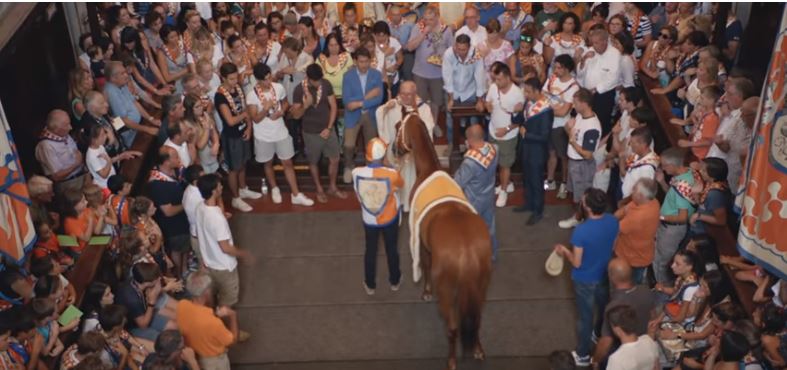 Palio di Siena, l Grand Tour d’Italia – Il Palio di Siena: La benedizione del&nbsp;cavallo