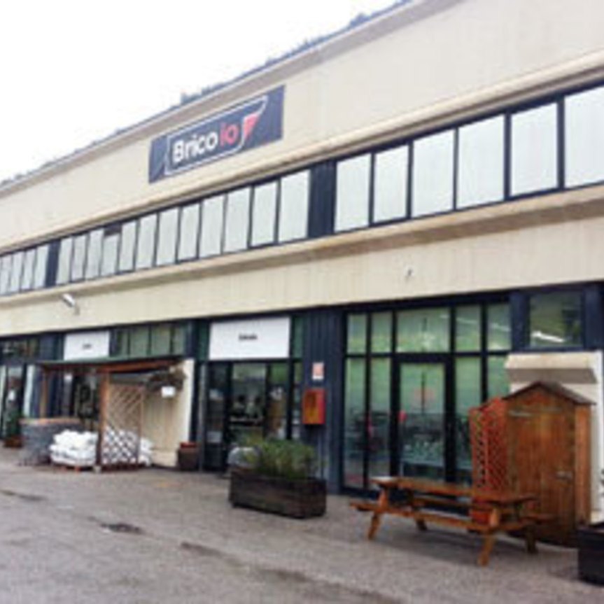 Siena, Colpo al Brico in Massetana: I ladri portano via denaro e&nbsp;furgone