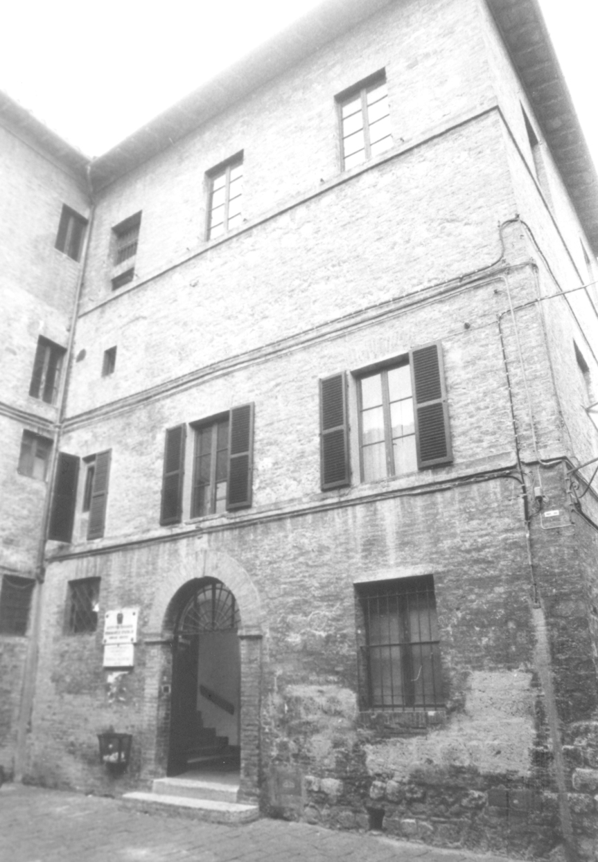 Siena, Liceo Monna Agnese chiede una nuova sede: Vannetti