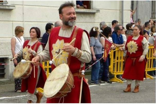 Palio di Legnano: Samuele Berti, il musico di Legnarello con la passione per la&nbsp;magia