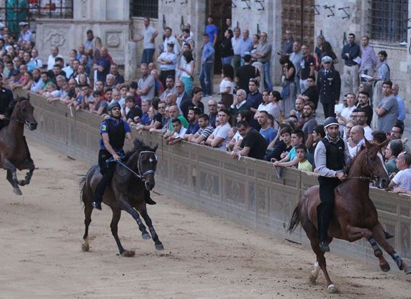 Palio di Siena: “Facciamo correre anche chi debutta di notte a&nbsp;giugno”