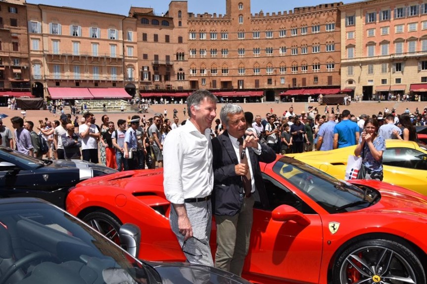 Siena: Le Ferrari in Piazza de Campo di ieri&nbsp;09/06