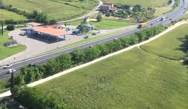 Siena e Provincia, Stretta sui telefonini in Autopalio: Controlli serrati, in due beccati a smanettare alla&nbsp;guida