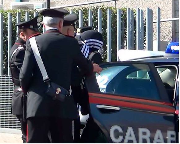 Provincia di Siena, Continua ad emettere assegni a vuoto nonostante un precedente divieto: Arrestato dai Carabinieri