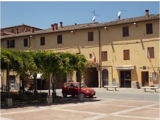 Provincia di Siena: Ecco il monumento alla Fiat Seicento di Castelnuovo