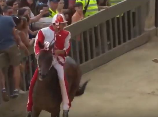 Palio di Siena: IL PALIO È DELLA&nbsp;GIRAFFA