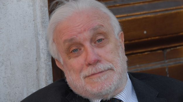 Siena: Un ricordo di Luciano De&nbsp;Crescenzo