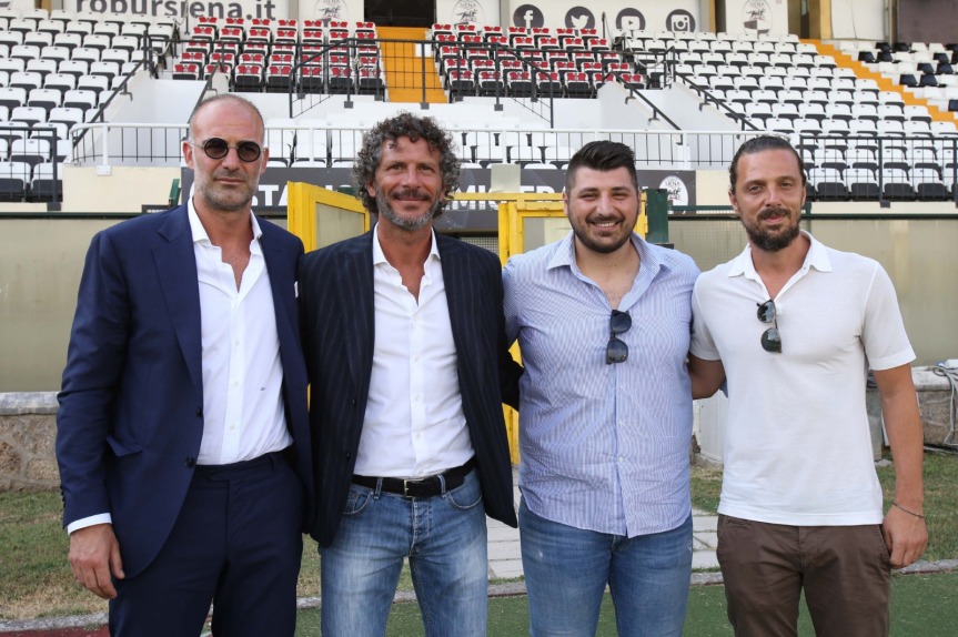 Siena, Robur Siena: Bianconeri nel girone A