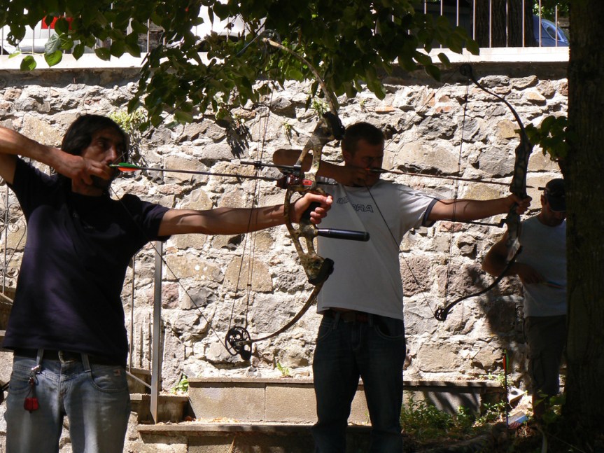 Provincia di Siena: Radicofani. Palio del Bigonzo: nella sfida degli arcieri, protagonisti i campioni della&nbsp;“Prima”