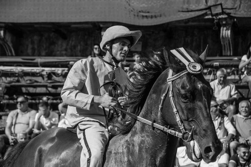 Palio di Siena: Scangeo racconta l’emozione del debutto. “Mossa, temevo fosse più&nbsp;lunga”