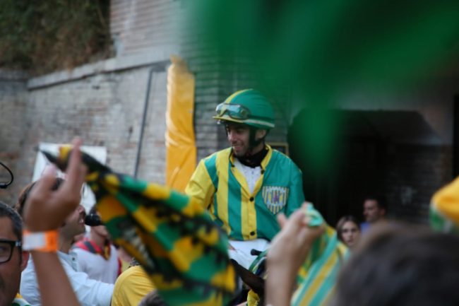 Cavalcata dell’Assunta: Oggi 15/08 Gavino Sanna vince il Palio su Zenia Zoe per la Contrada Torre di&nbsp;Palme
