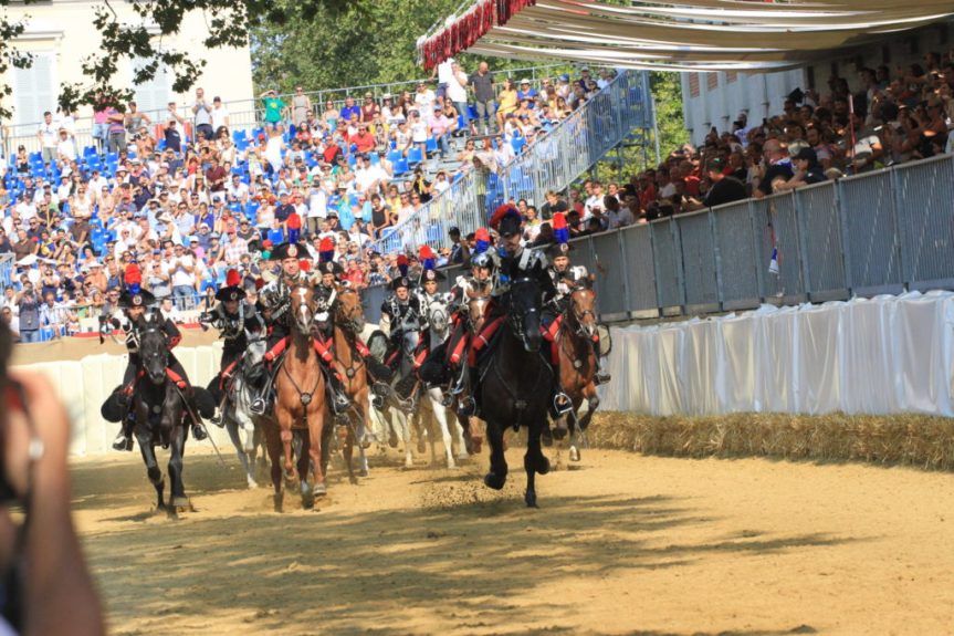 Palio di Asti: La carica dei Carabinieri a&nbsp;cavallo