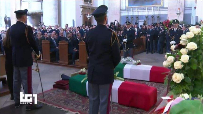 Italia: Oggi 16/10 si sono svolti i funerali dei poliziotti uccisi a Trieste. Video&nbsp;funerali