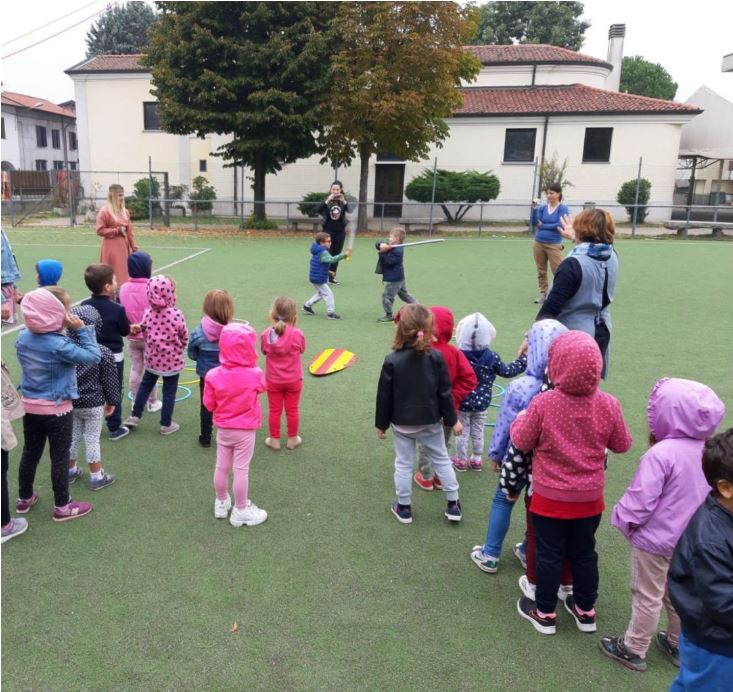 Palio di Legnano, Contrada legnarello: Oggi 09/10 portato il Palio alla scuola Santi&nbsp;Magi