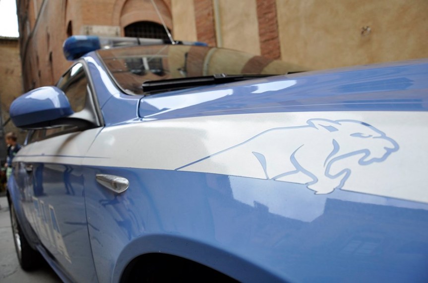 Toscana: Tenta di lanciarsi nel vuoto con i due&nbsp;figlioletti