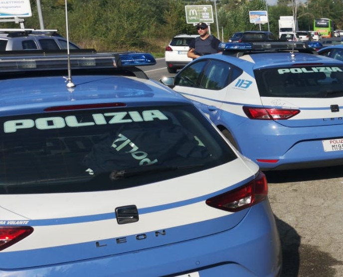 Provincia di Siena, Conducente autobus utilizza green pass di un conoscente: Denunciato dalla Polizia di&nbsp;Stato