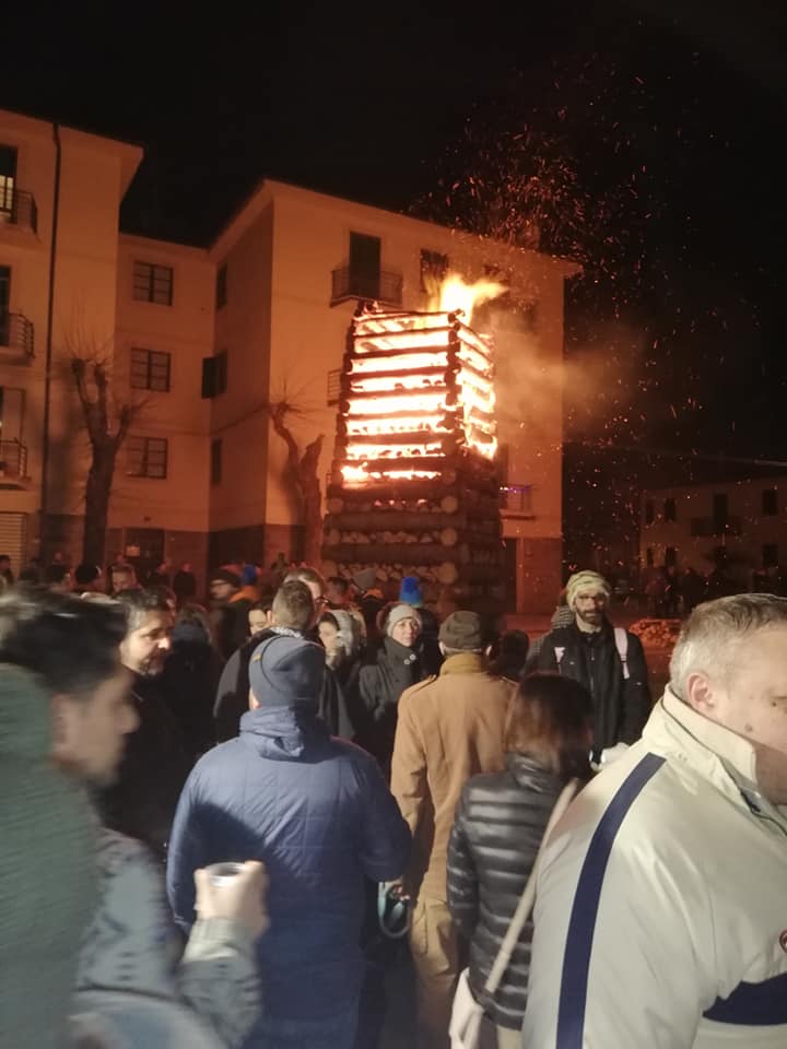 Provincia di Siena: Abbadia San Salvatore, vigilia di Natale con la millenaria tradizione popolare delle&nbsp;“Fiaccole”