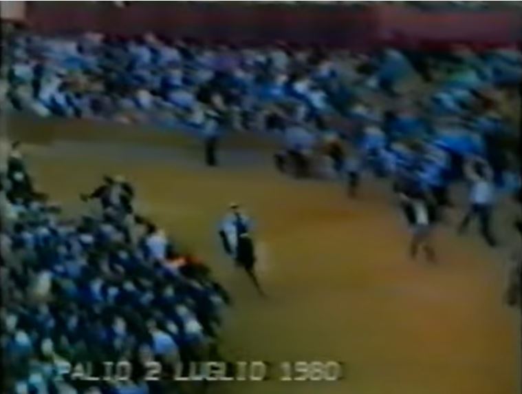 Palio di Siena: 1980.Mauro Matteucci di Civita Castellana vince il Palio di Siena. Archivio Biblioteca&nbsp;Comunale