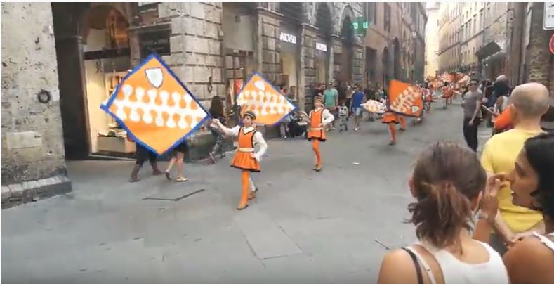 Siena: Rientro della Contrada del&nbsp;Leocorno