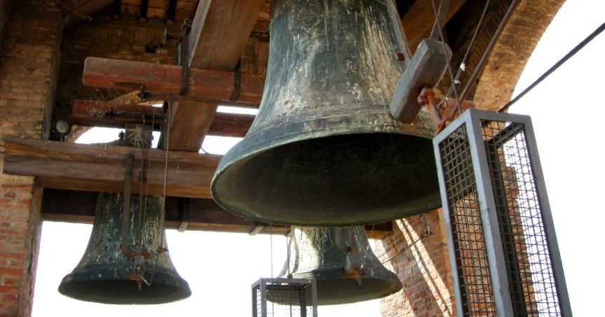 Provincia di Siena, Emergenza Coronavirus, ex parroco di Siena scrive dalle zone più colpite: “Oggi ho odiato le&nbsp;campane”