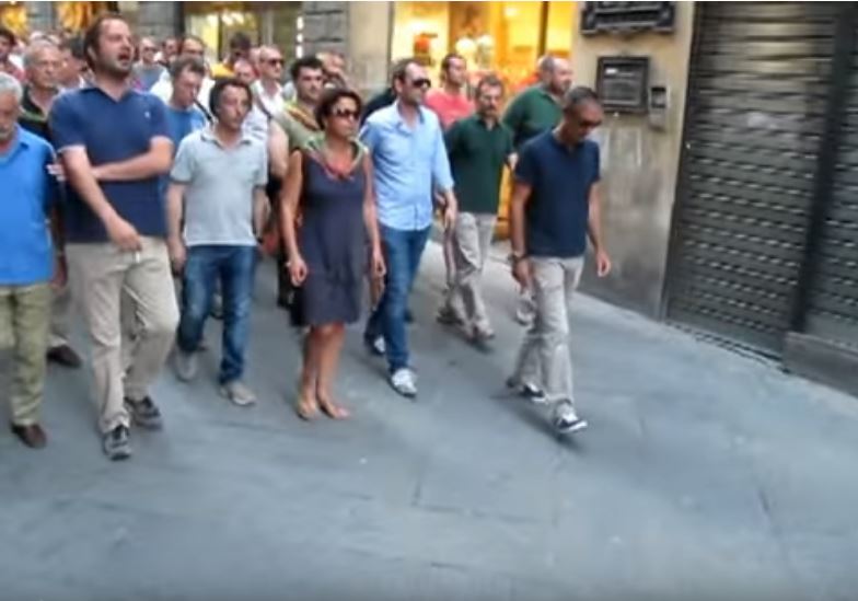 Palio di Siena: Singing in the&nbsp;streets