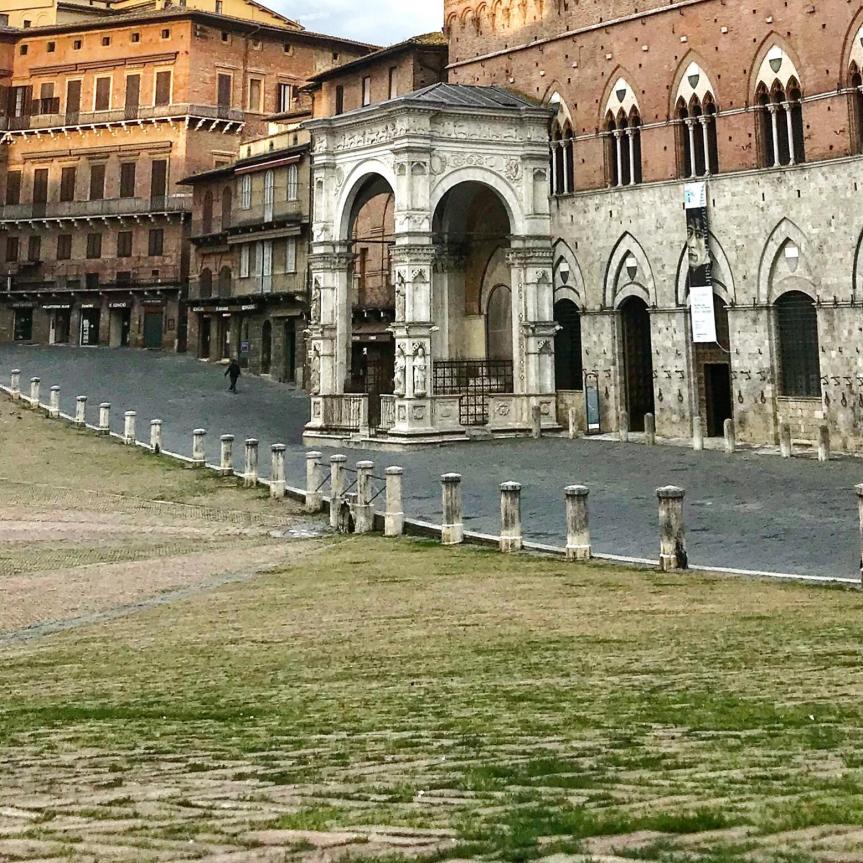 Siena: Oggi 31/03 alle 12 un minuto di silenzio per i sindaci e bandiere a&nbsp;mezz’asta