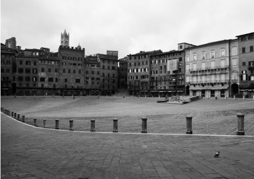 Siena: La piazza&nbsp;nuda