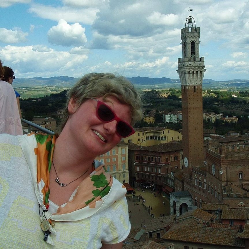 Palio di Siena: Elena Matteuzzi, contradaiola della Selva, ci spiega il suo essere contradaiola&nbsp;extra-moenia