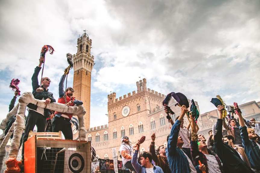 Siena, Carciofata e Operetta, è la settimana delle Feriae Matricularum: “La città torna alla&nbsp;spensieratezza”