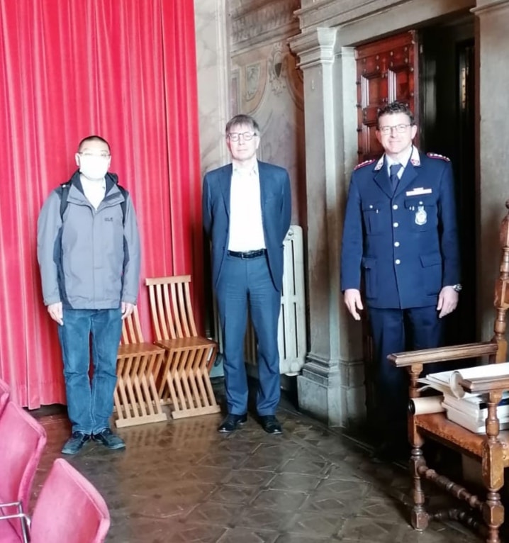 Siena: Il signor Lei Qi ha donato alla municipale i dispositi di protezione&nbsp;personale